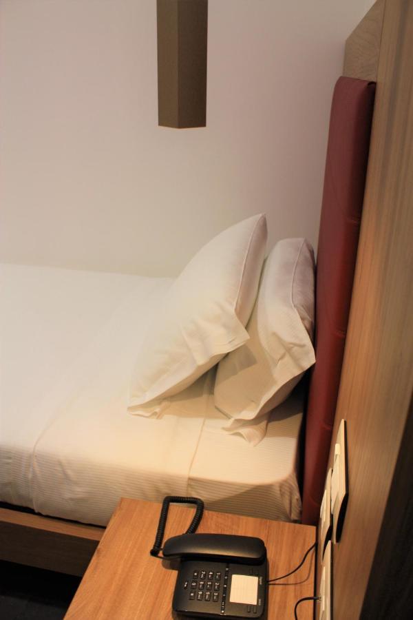 V Hotel アンコーナ エクステリア 写真