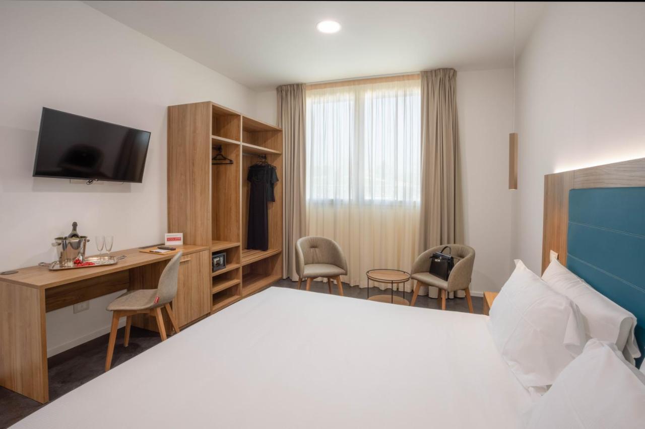 V Hotel アンコーナ エクステリア 写真