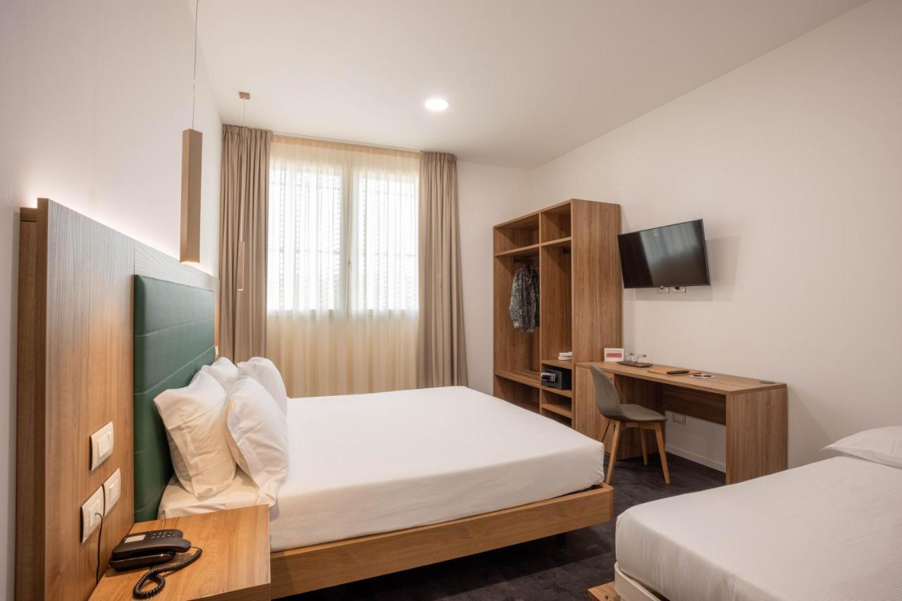 V Hotel アンコーナ エクステリア 写真